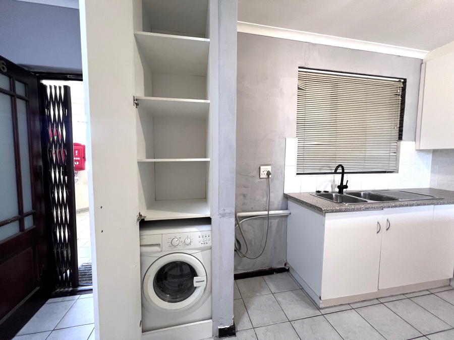 To Let 1 Bedroom Property for Rent in Parklands Western Cape